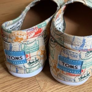 TOMS Vintage Stamps Slip Ons size 9